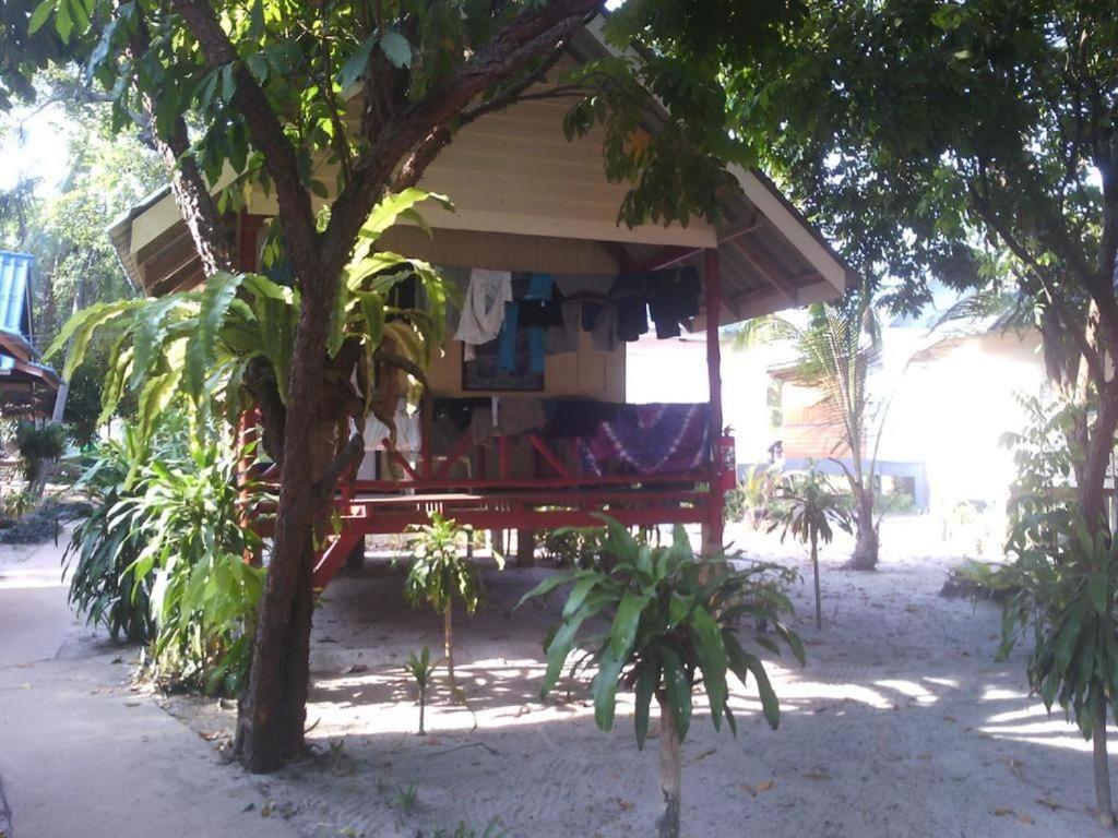 Lanta Long Beach Hostel Ko Lanta Esterno foto