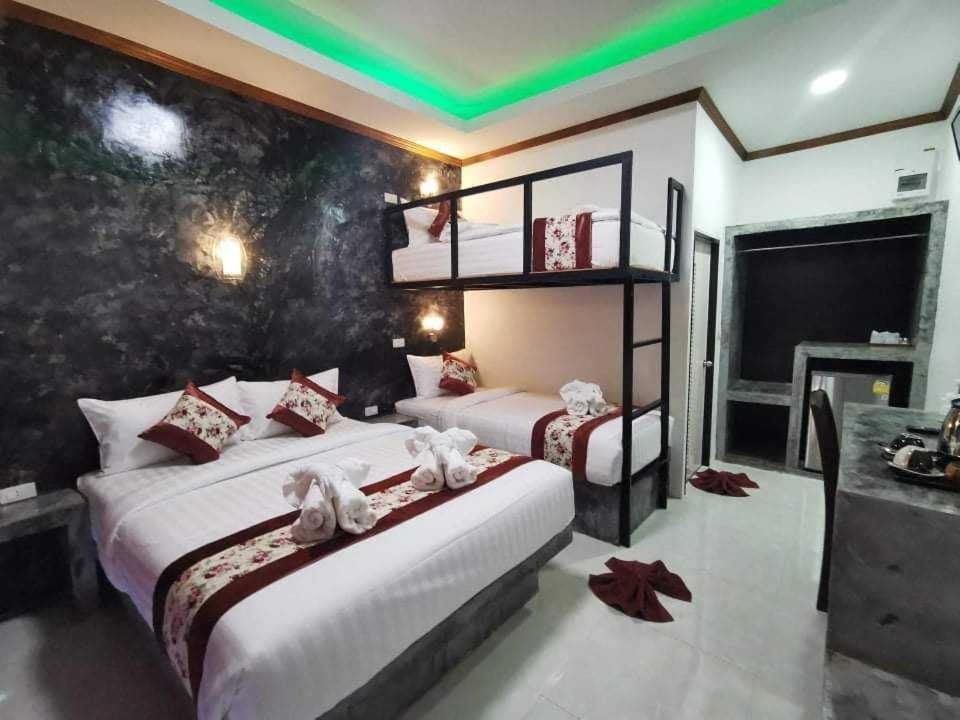 Lanta Long Beach Hostel Ko Lanta Esterno foto
