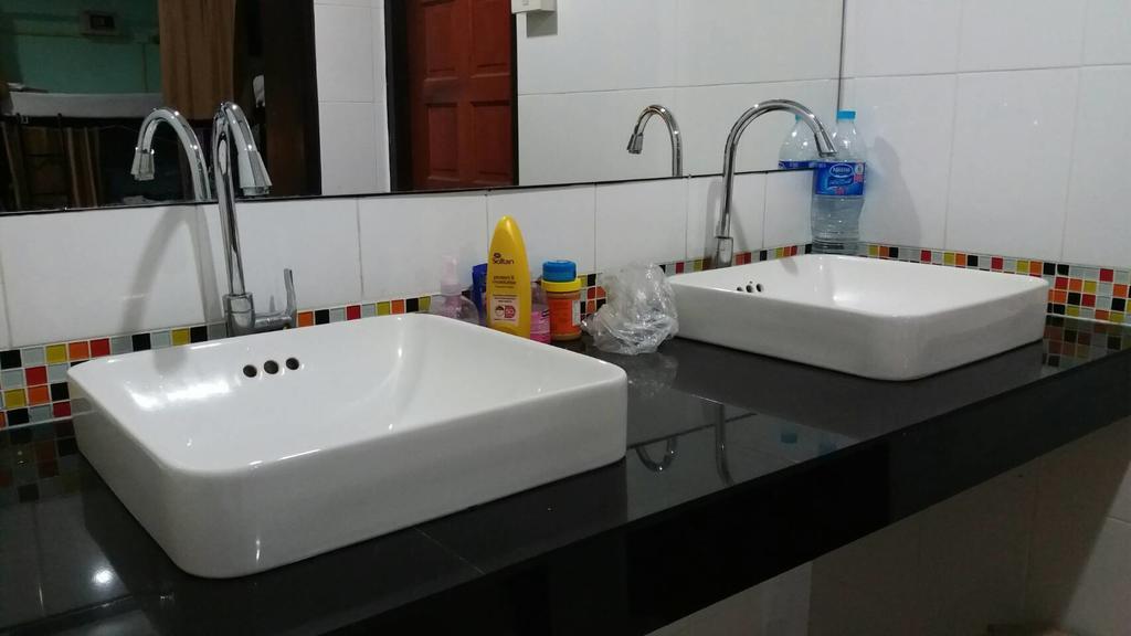 Lanta Long Beach Hostel Ko Lanta Esterno foto