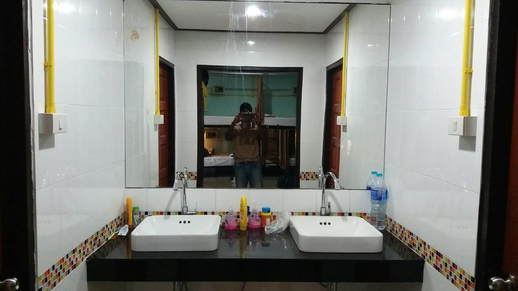 Lanta Long Beach Hostel Ko Lanta Esterno foto
