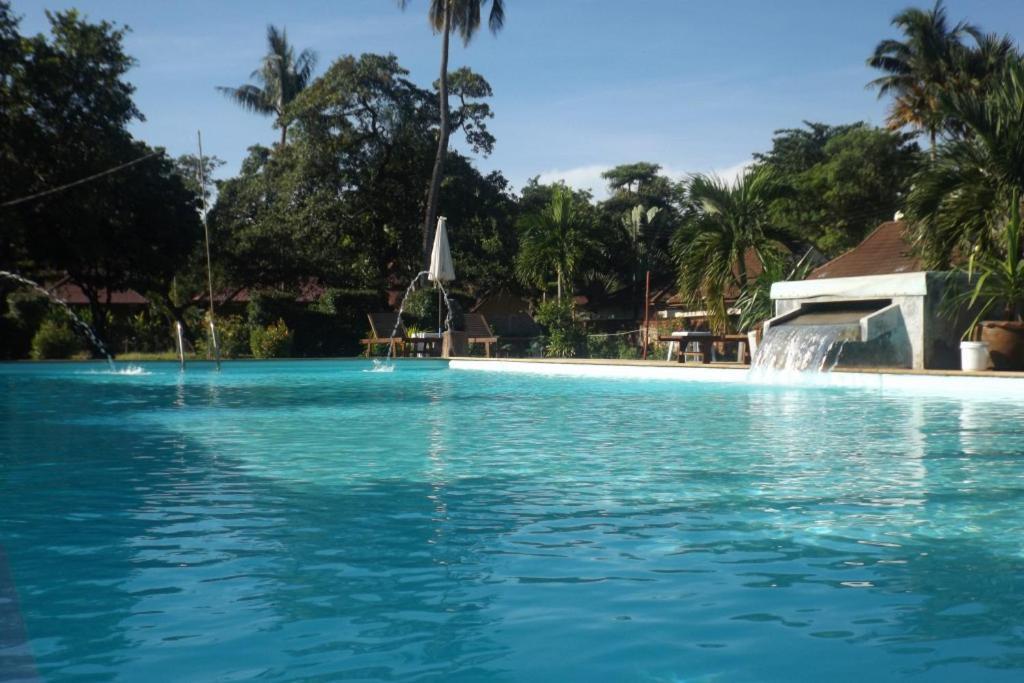 Lanta Long Beach Hostel Ko Lanta Esterno foto